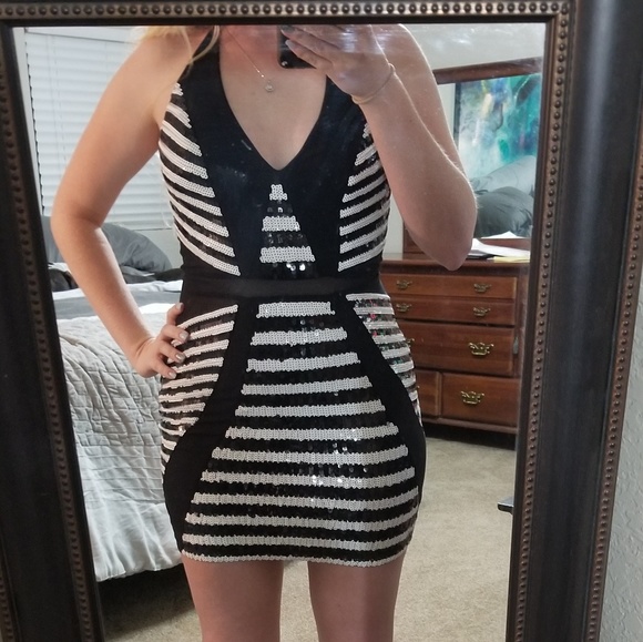 2B Bebe Dresses & Skirts - Black and white sequin striped dress
